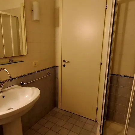 A Schiera Trilocale Cod 397 - Taunus Vacanze * Numana